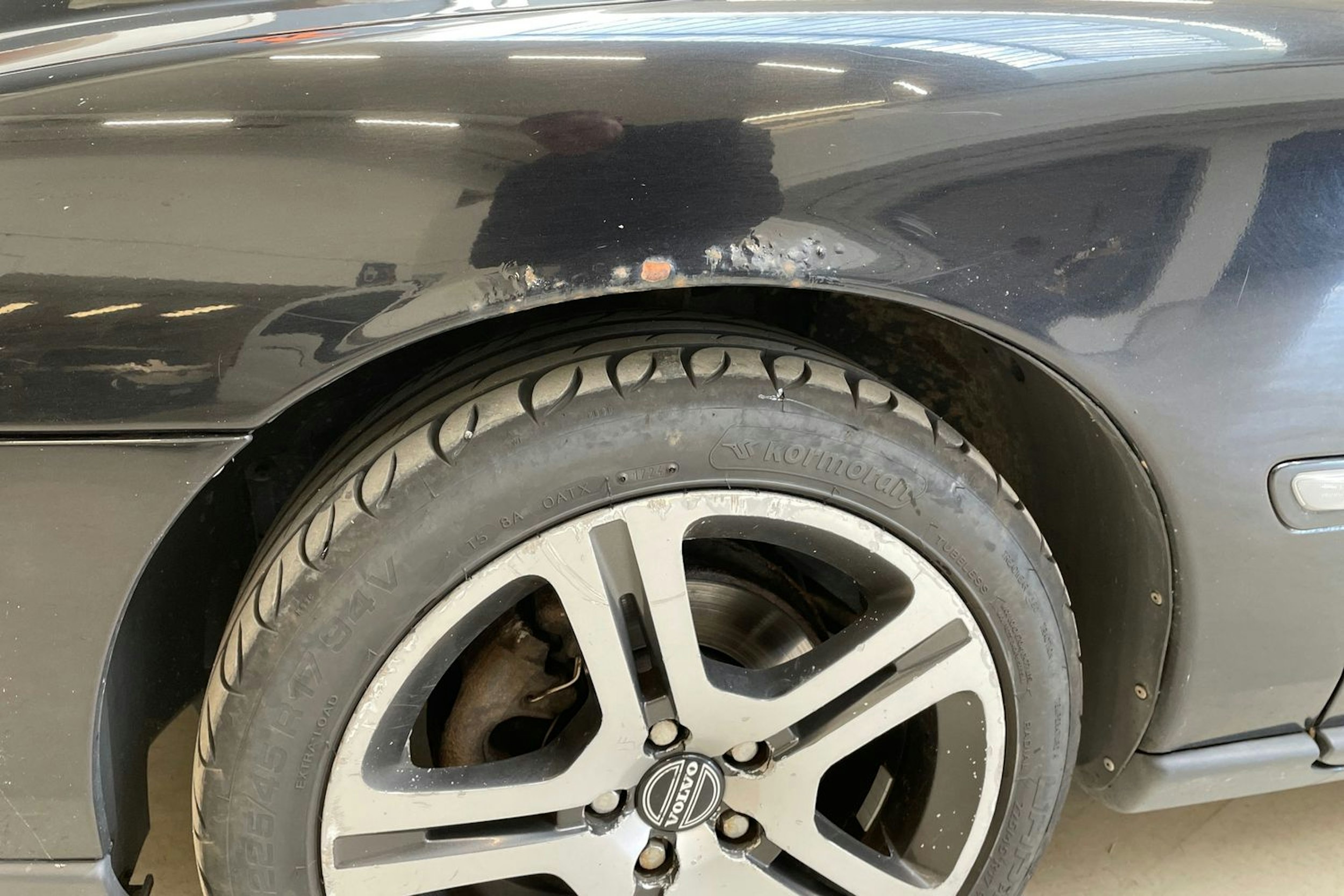 musta Volvo V70 2006 kuva 12.