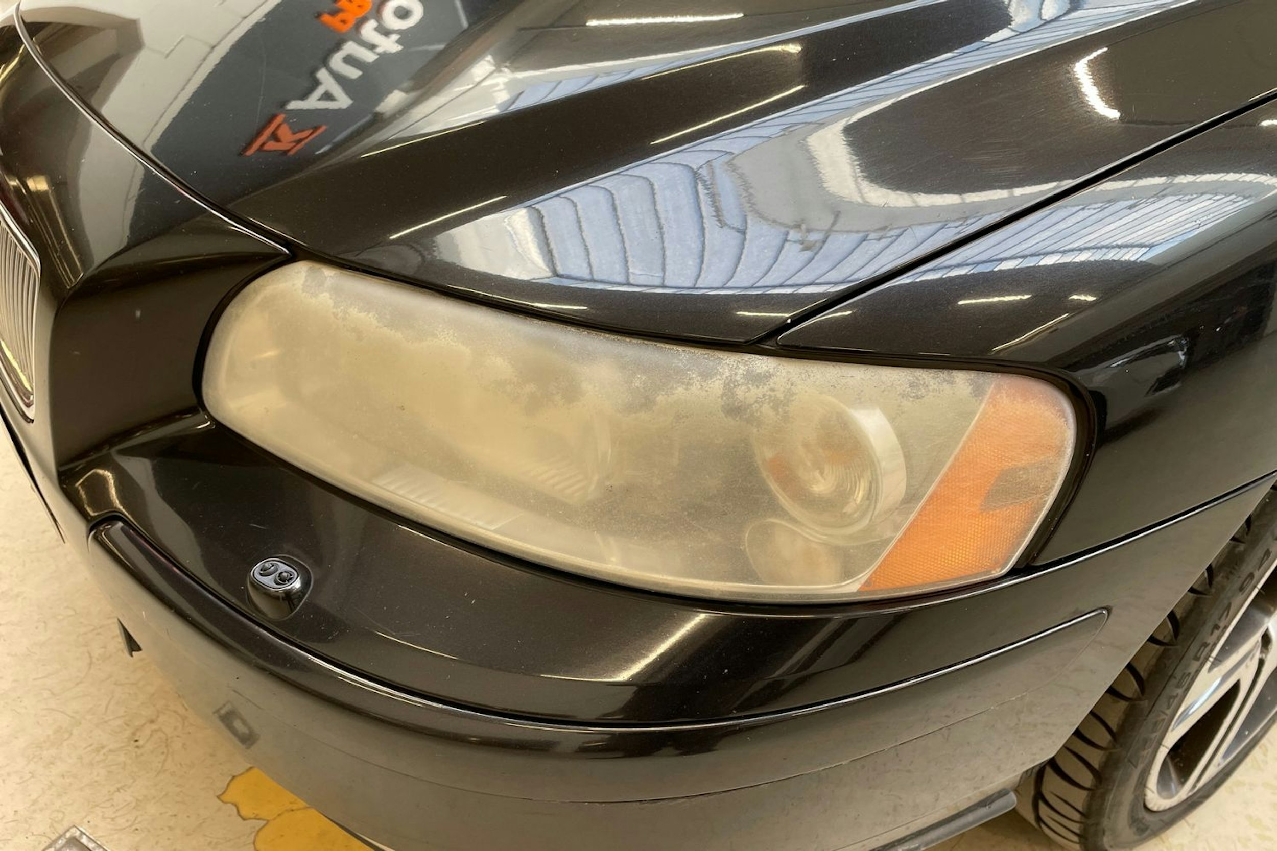 musta Volvo V70 2006 kuva 13.