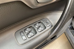 musta Volvo V70 2006 kuva 22.