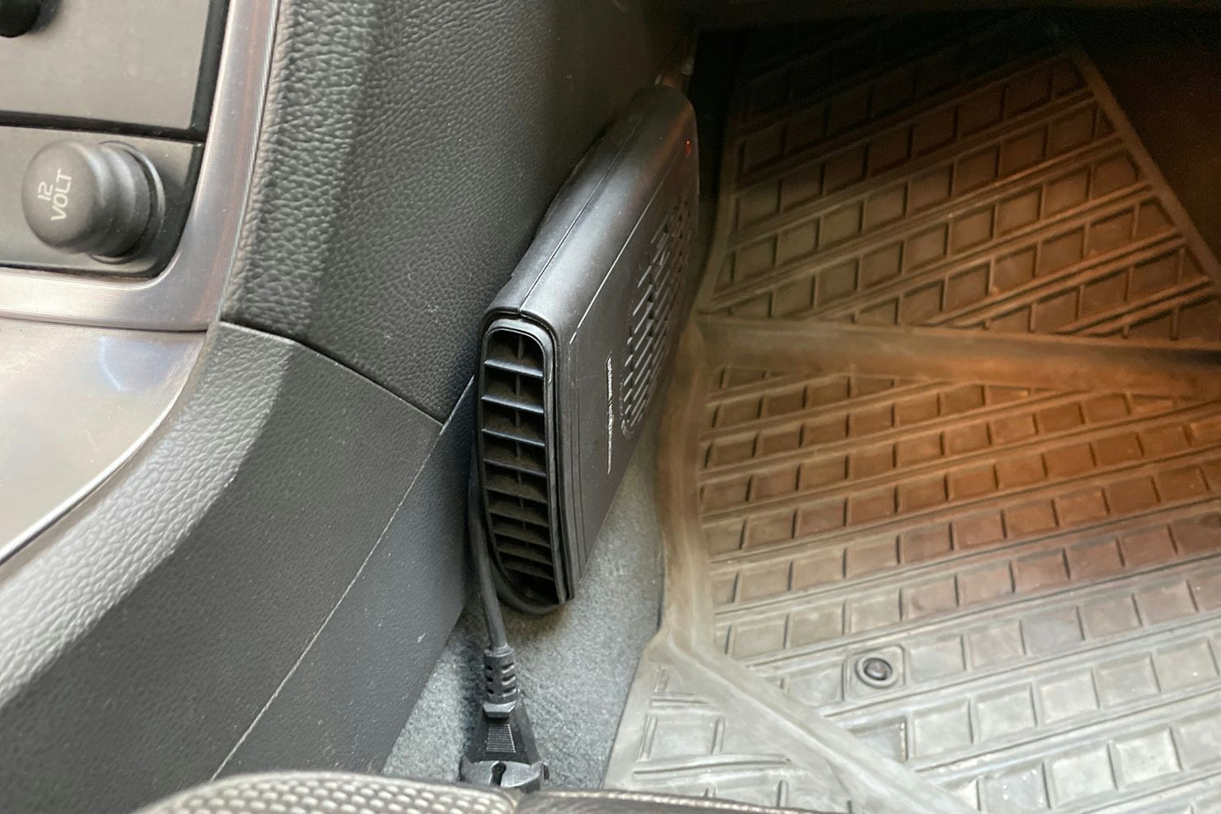 musta Volvo V70 2006 kuva 23.