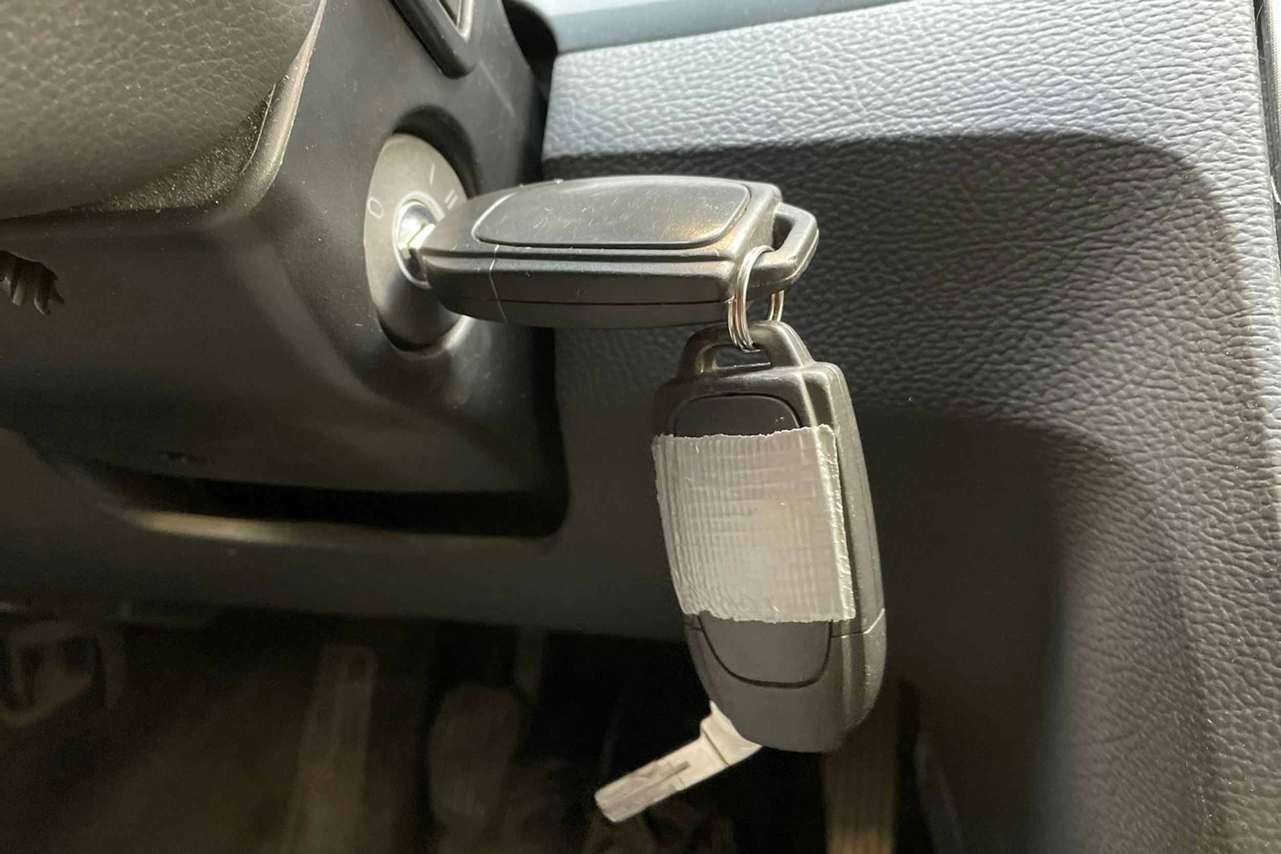 musta Volvo V70 2006 kuva 26.