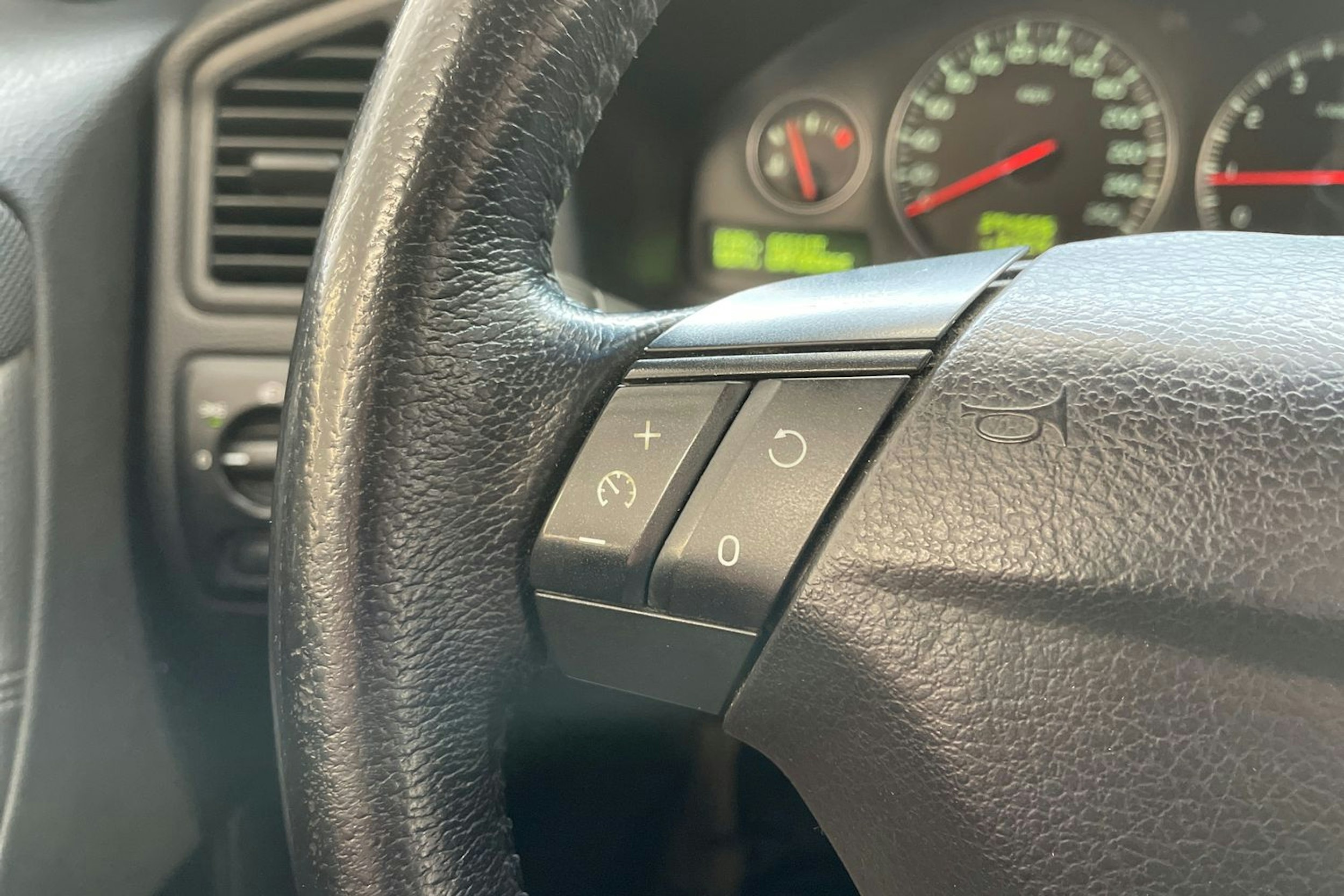musta Volvo V70 2006 kuva 29.