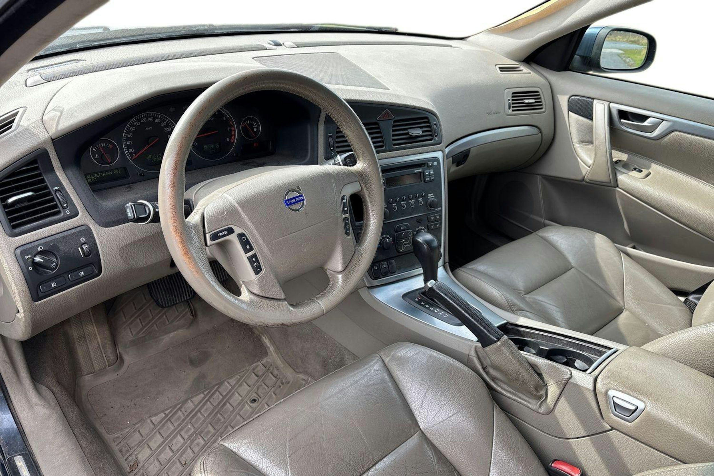 Sininen Volvo V70 2006 kuva 6.