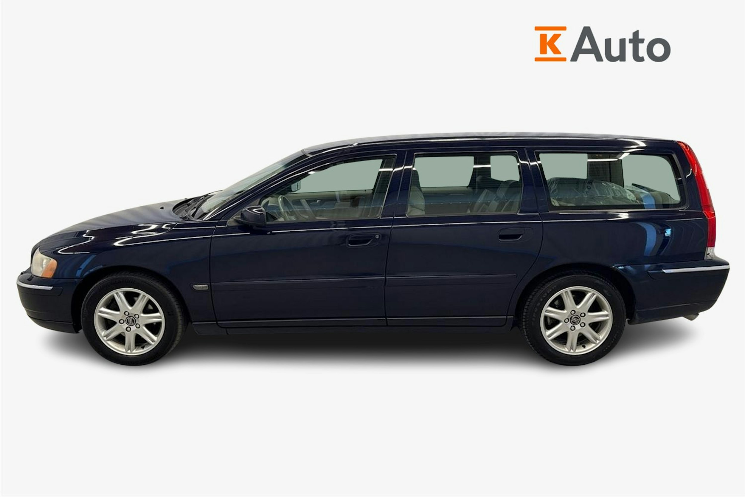 sininen Volvo V70 2006 kuva 6.