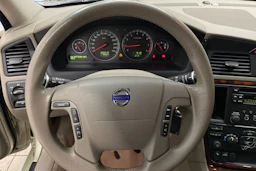 beige Volvo V70 2007 kuva 13.