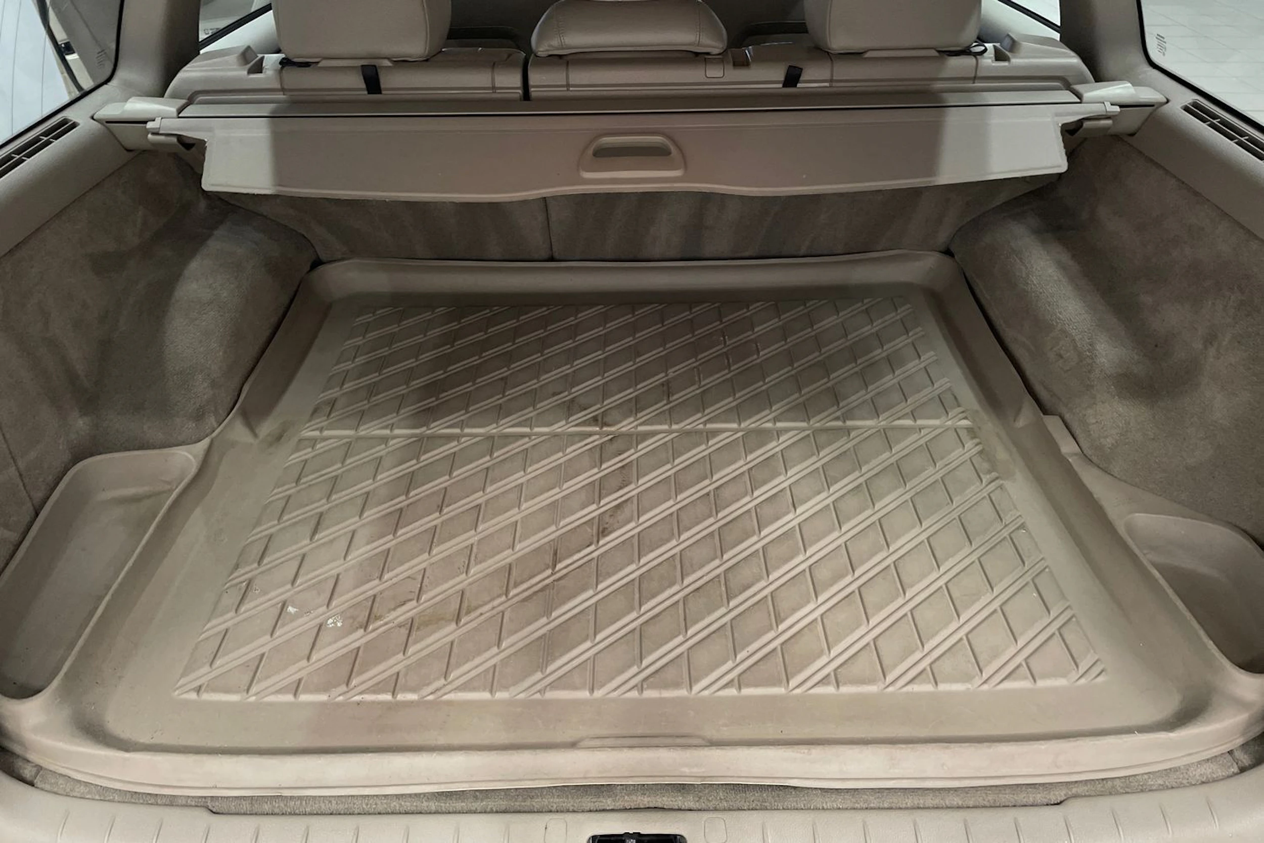 beige Volvo V70 2007 kuva 19.