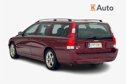 punainen Volvo V70 2006 kuva 2.