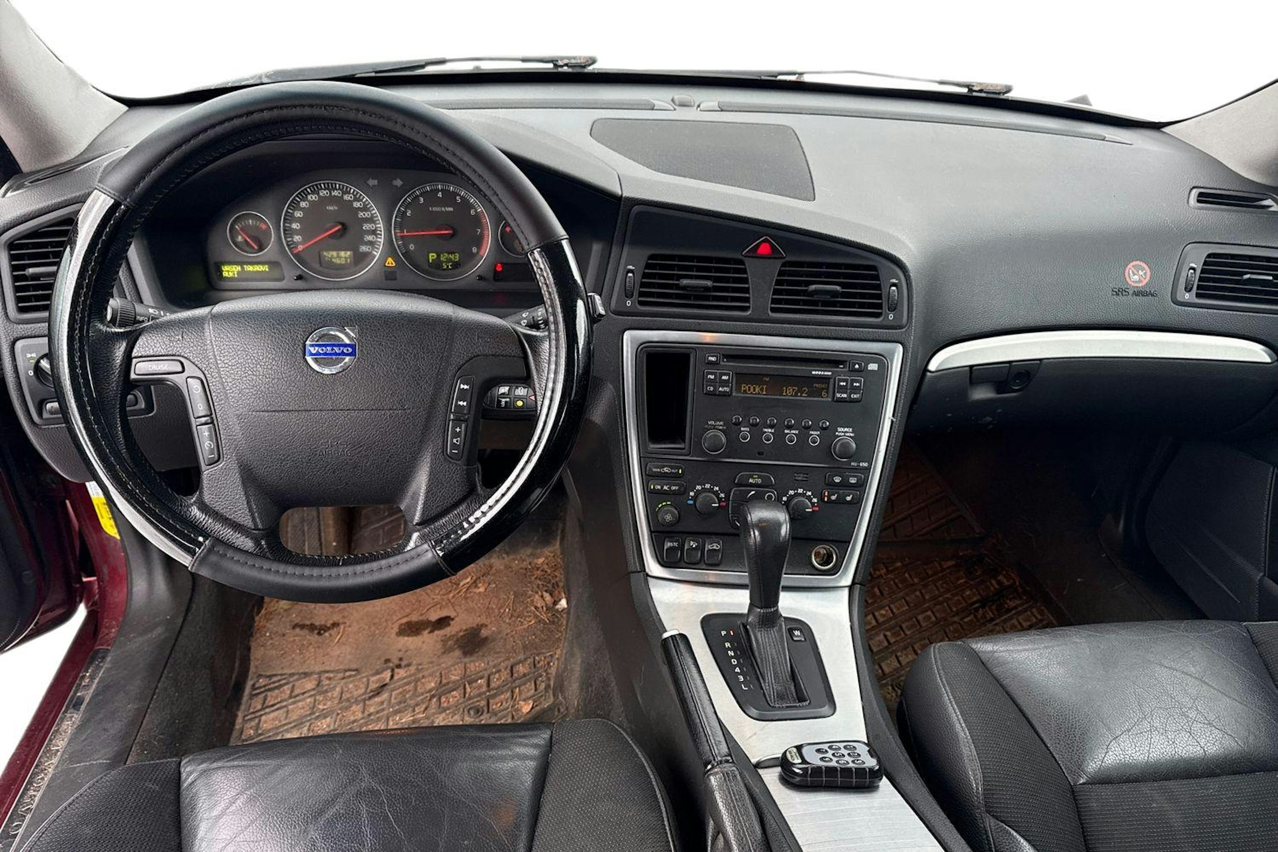 punainen Volvo V70 2006 kuva 7.