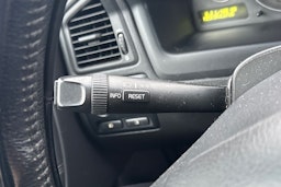 punainen Volvo V70 2006 kuva 12.