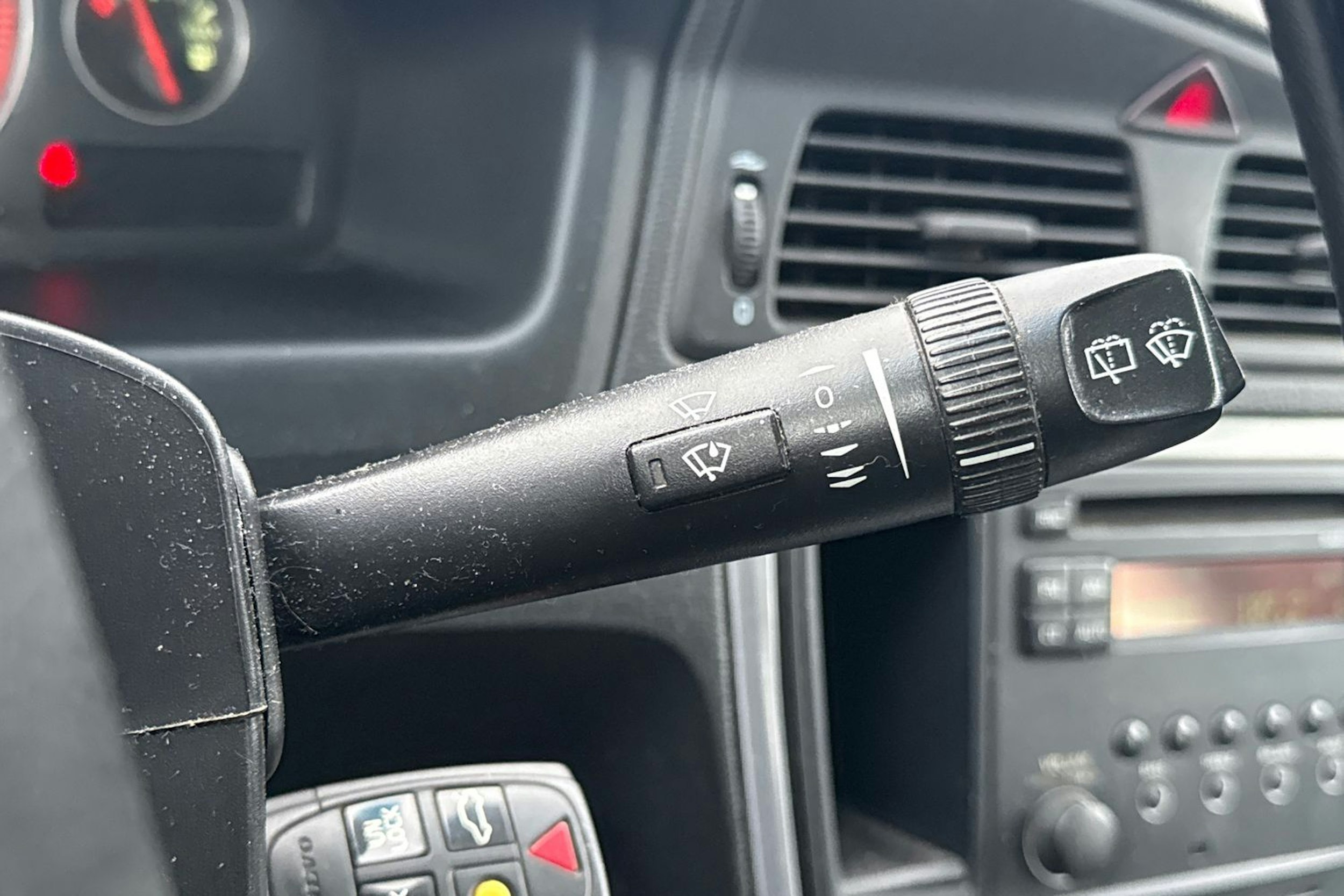 punainen Volvo V70 2006 kuva 13.