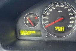 punainen Volvo V70 2006 kuva 16.