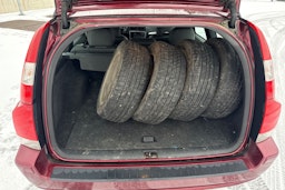 punainen Volvo V70 2006 kuva 20.