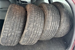 punainen Volvo V70 2006 kuva 21.