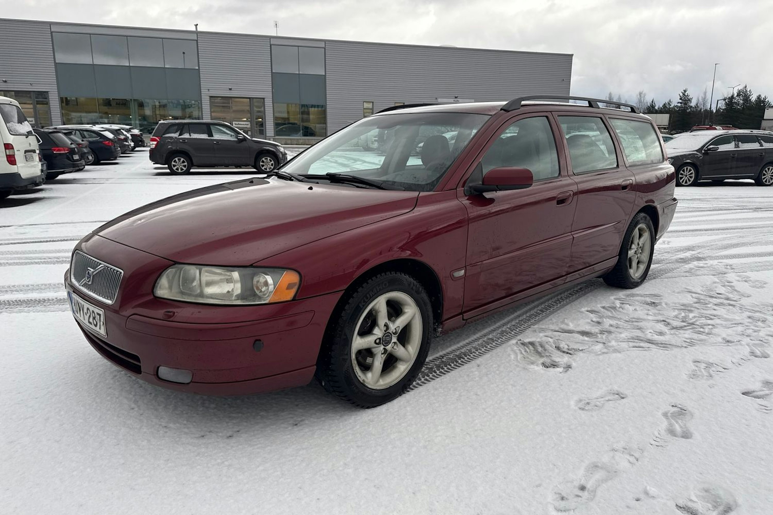 punainen Volvo V70 2006 kuva 24.