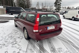punainen Volvo V70 2006 kuva 27.