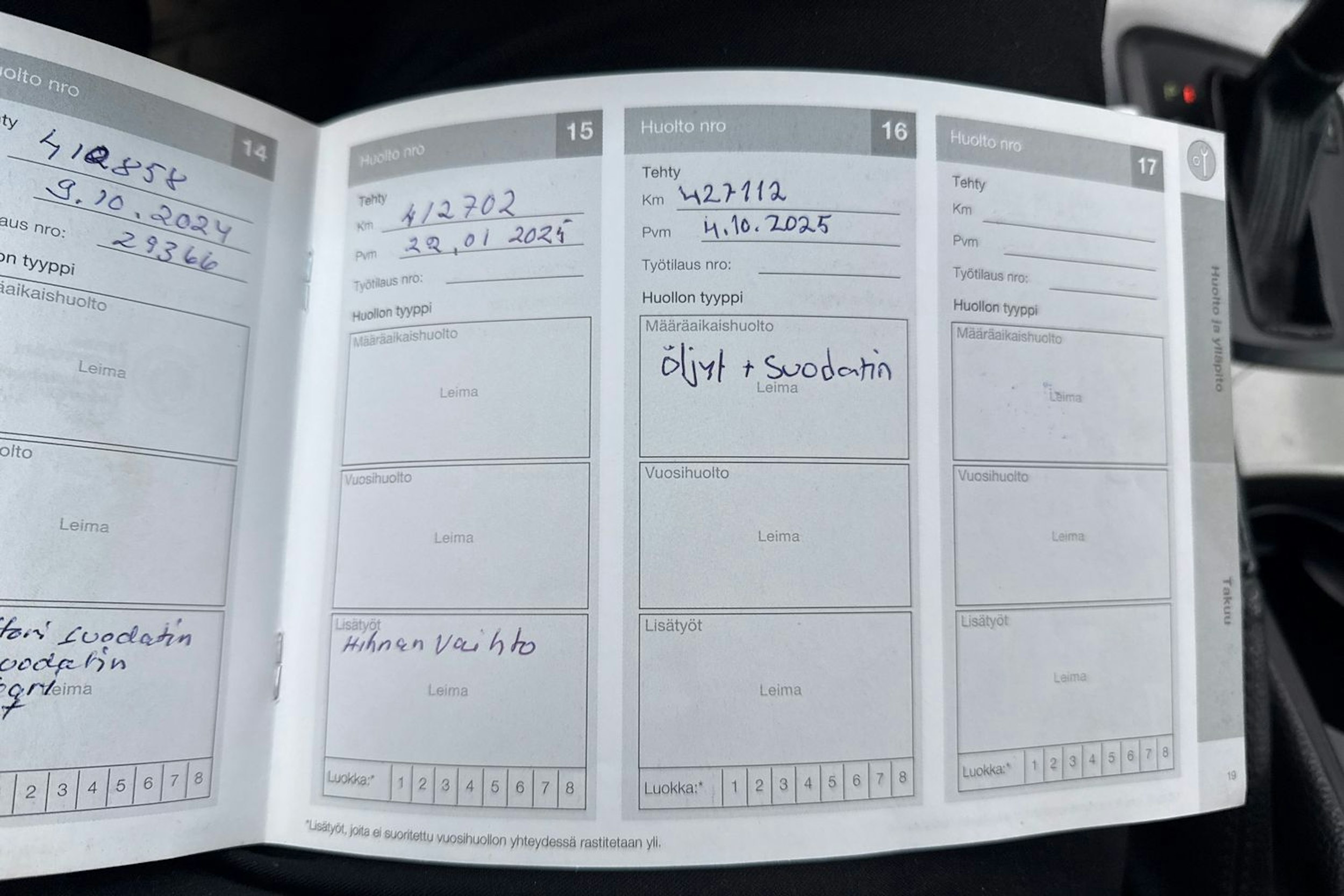 punainen Volvo V70 2006 kuva 33.