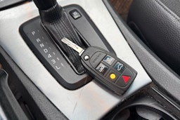 punainen Volvo V70 2006 kuva 34.