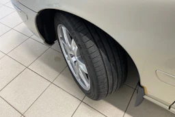 keltainen Volvo V70 2007 kuva 10.