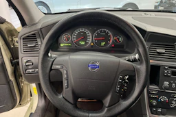 keltainen Volvo V70 2007 kuva 11.