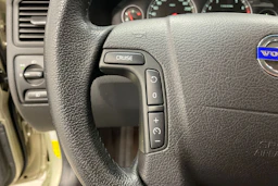 keltainen Volvo V70 2007 kuva 13.