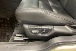 keltainen Volvo V70 2007 kuva 15.