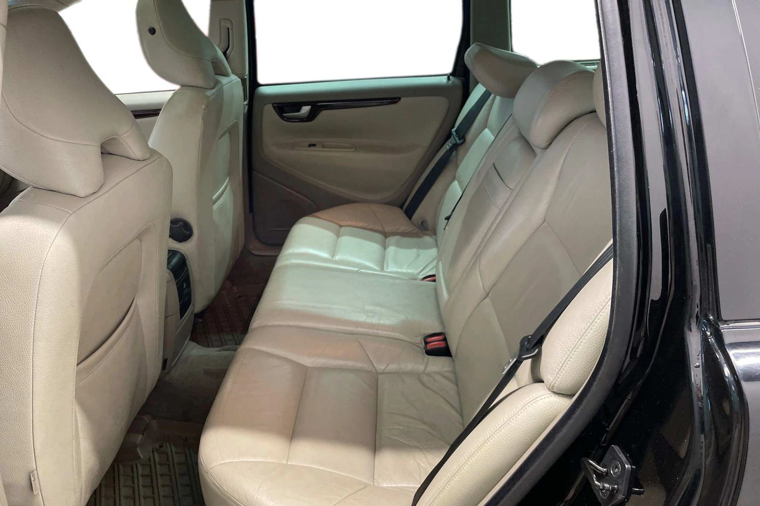 Musta Volvo V70 2007 kuva 11.