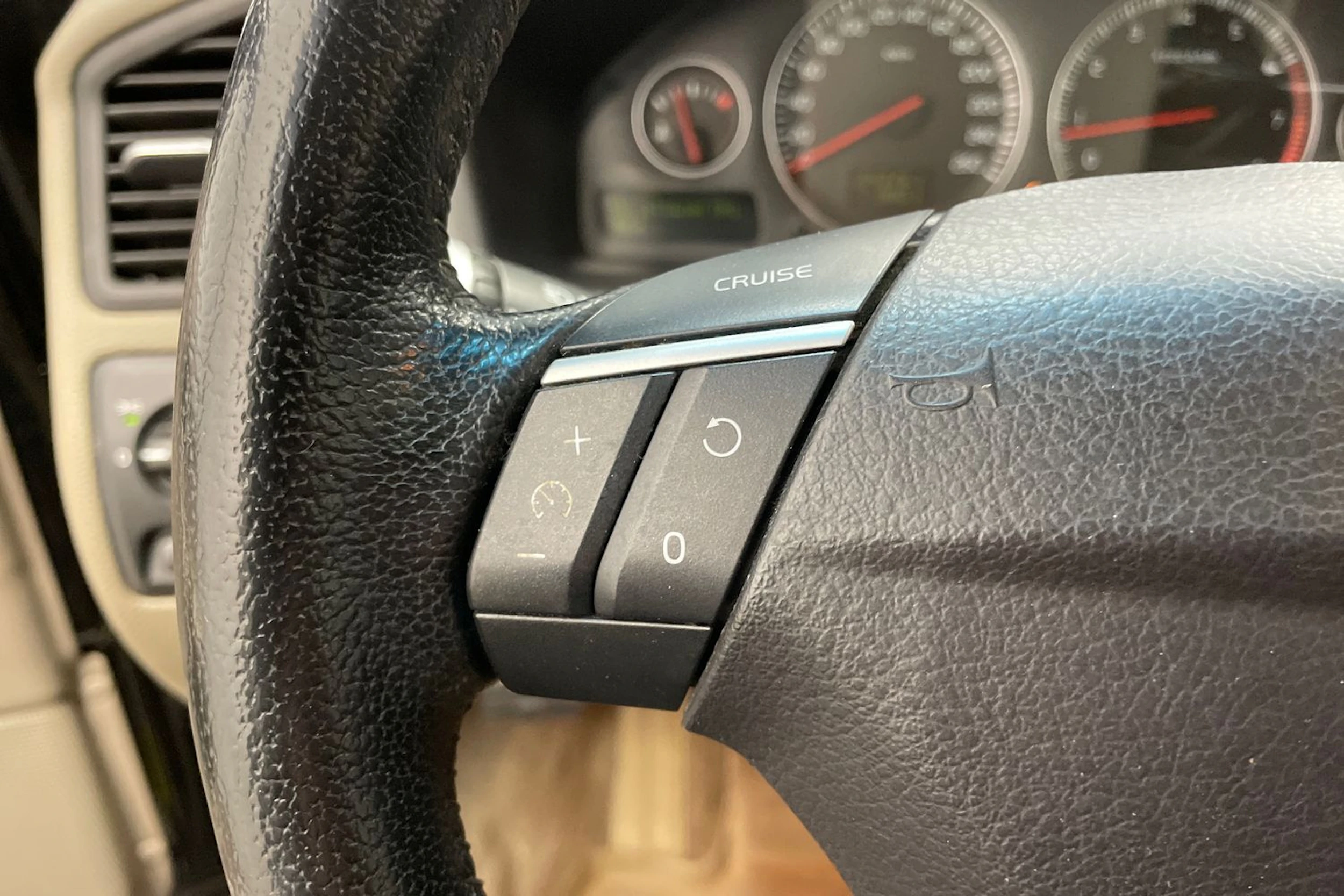 Musta Volvo V70 2007 kuva 17.