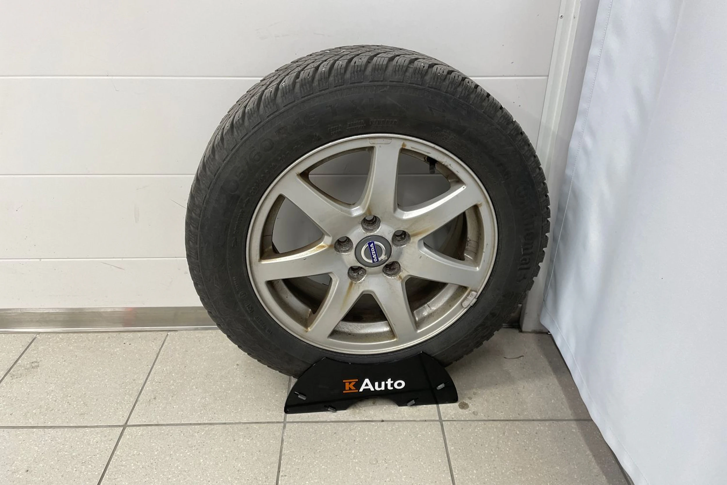 Musta Volvo V70 2007 kuva 23.