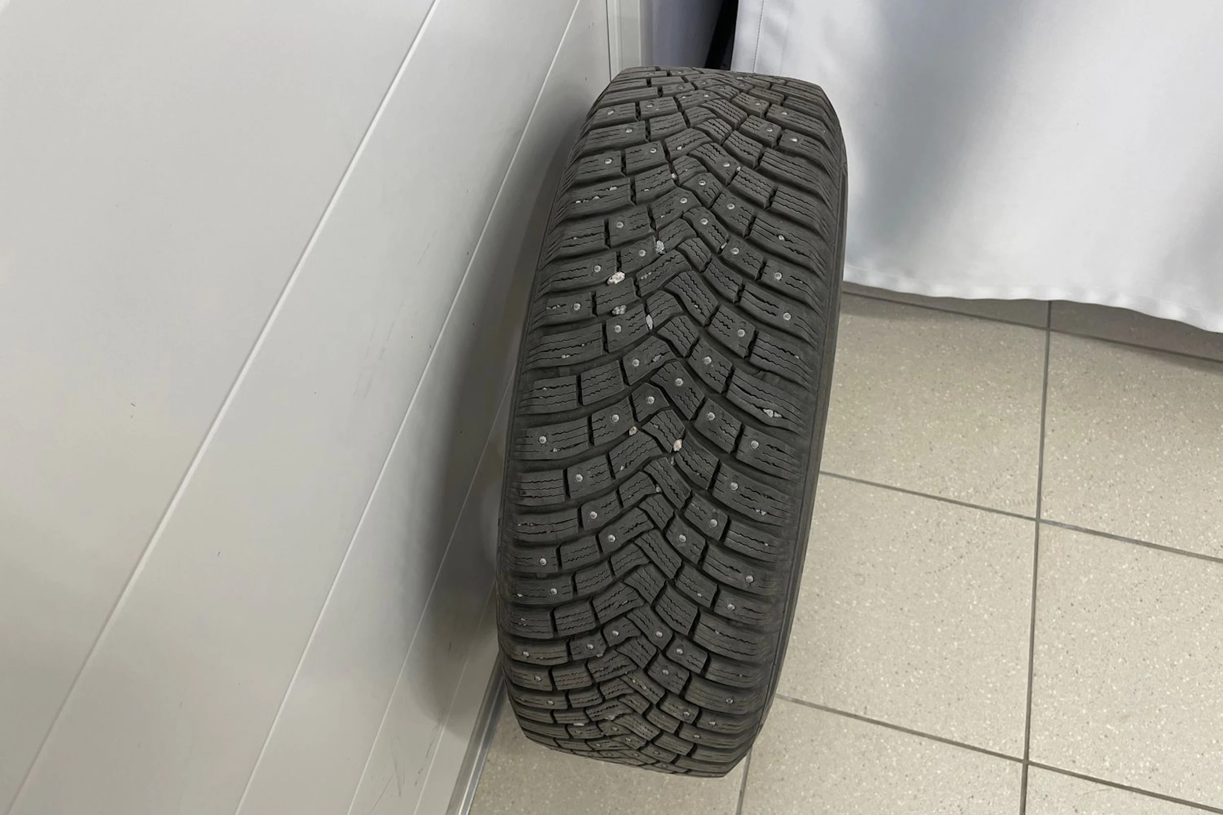 Musta Volvo V70 2007 kuva 24.