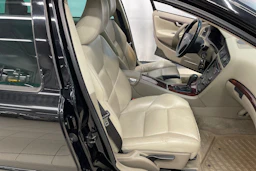 Musta Volvo V70 2007 kuva 27.