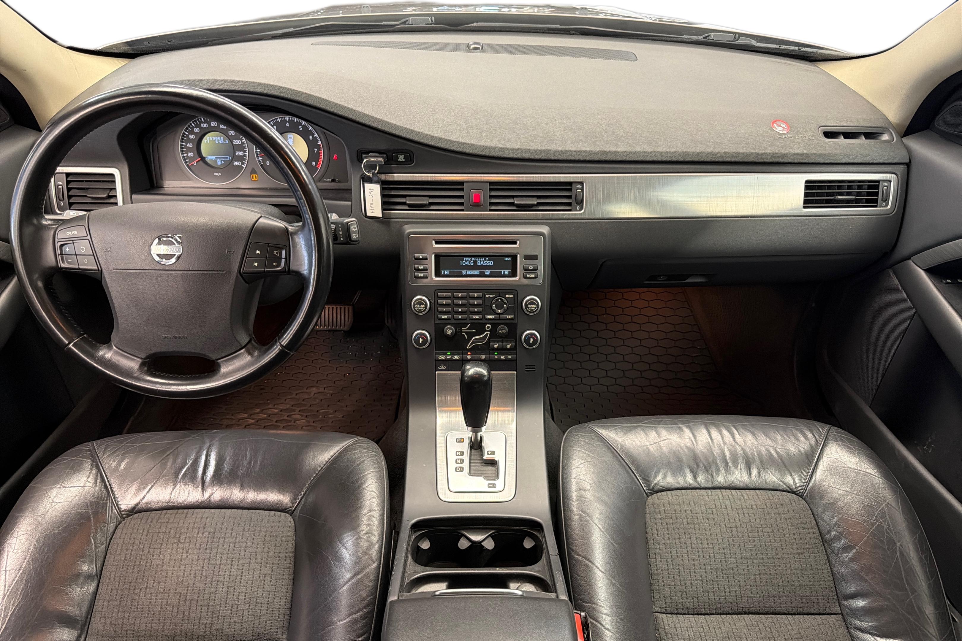 Volvo V70 2,5T Momentum Business aut 2007, kuva 7/16