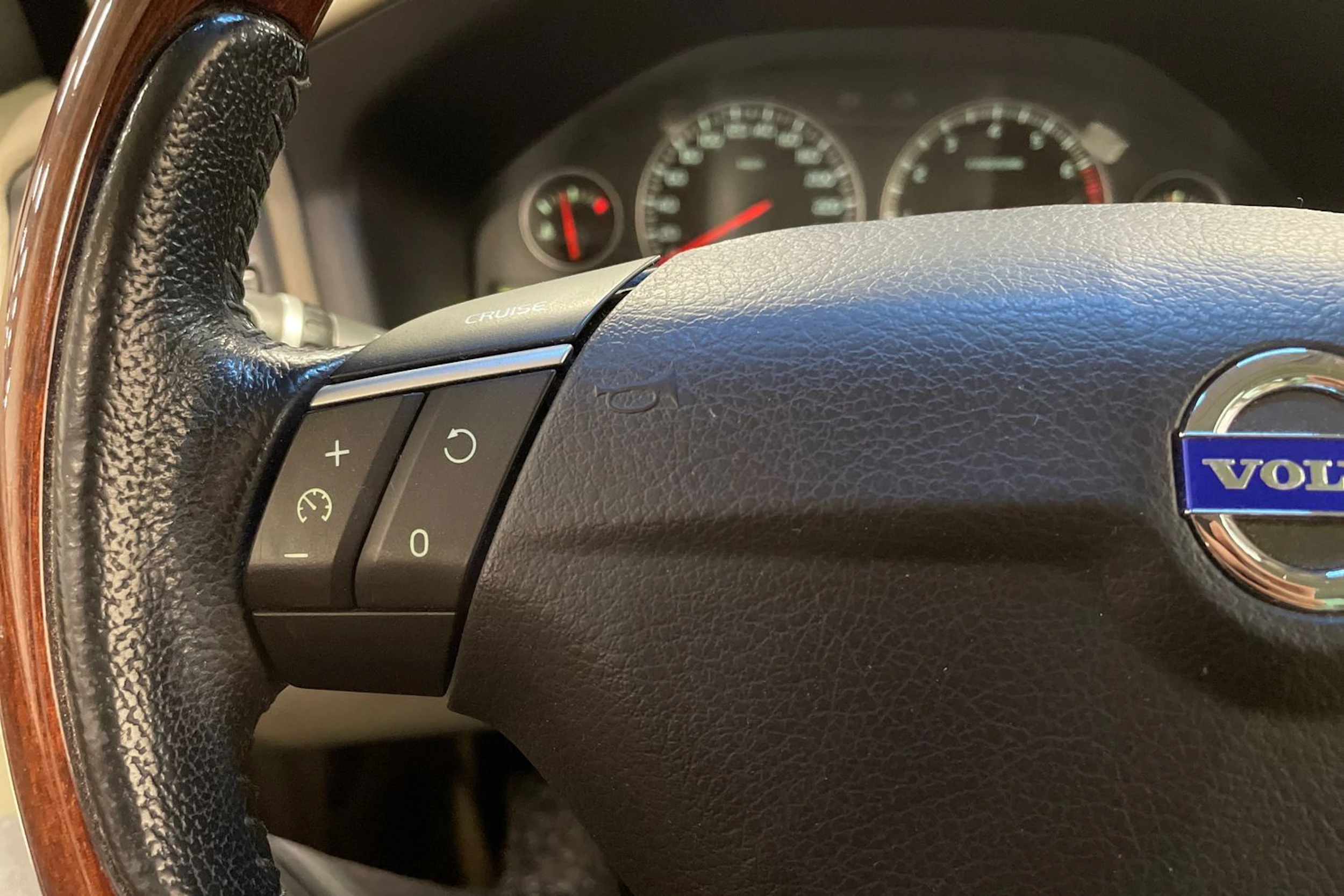 harmaa Volvo V70 2006 kuva 18.