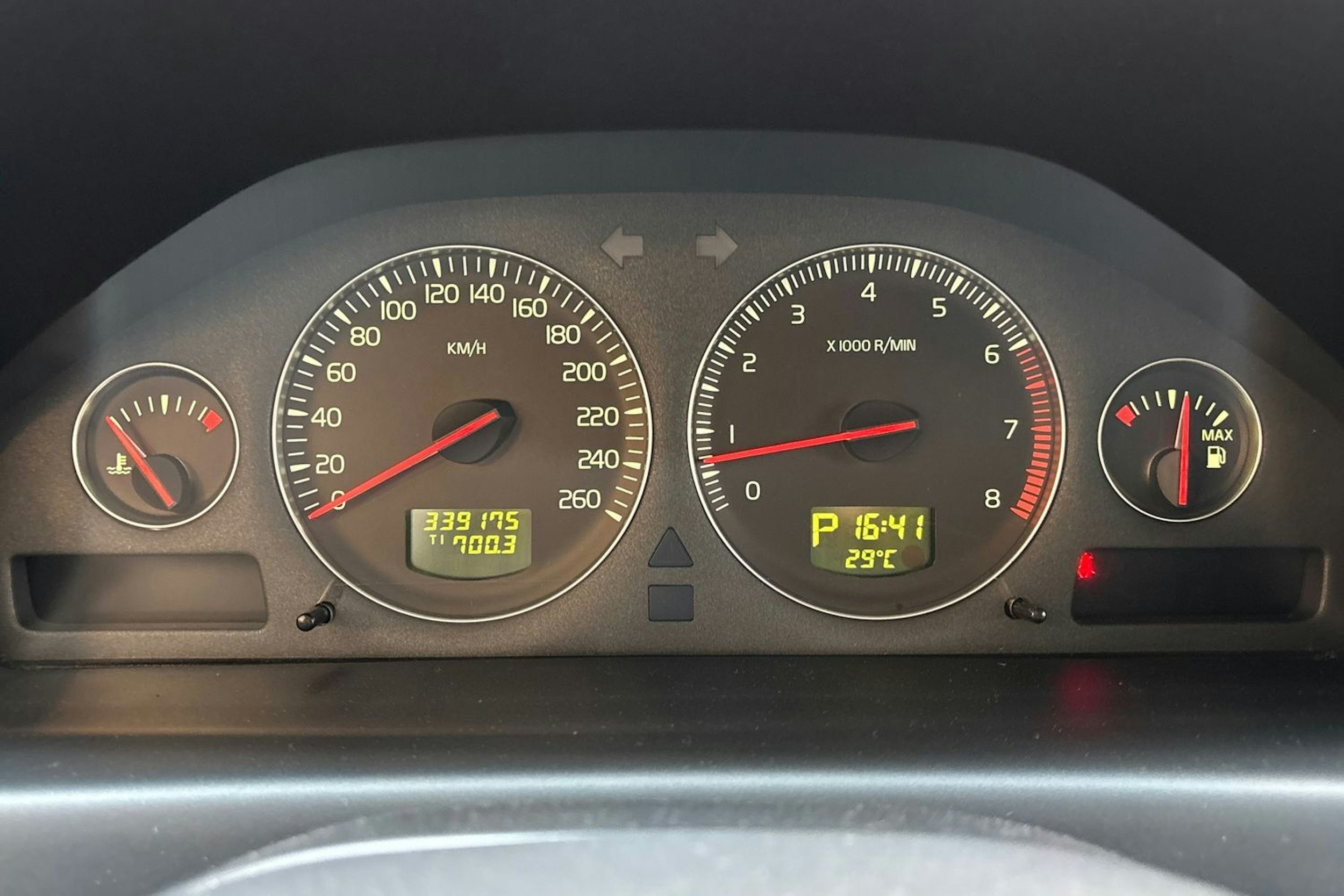 harmaa Volvo V70 2007 kuva 23.