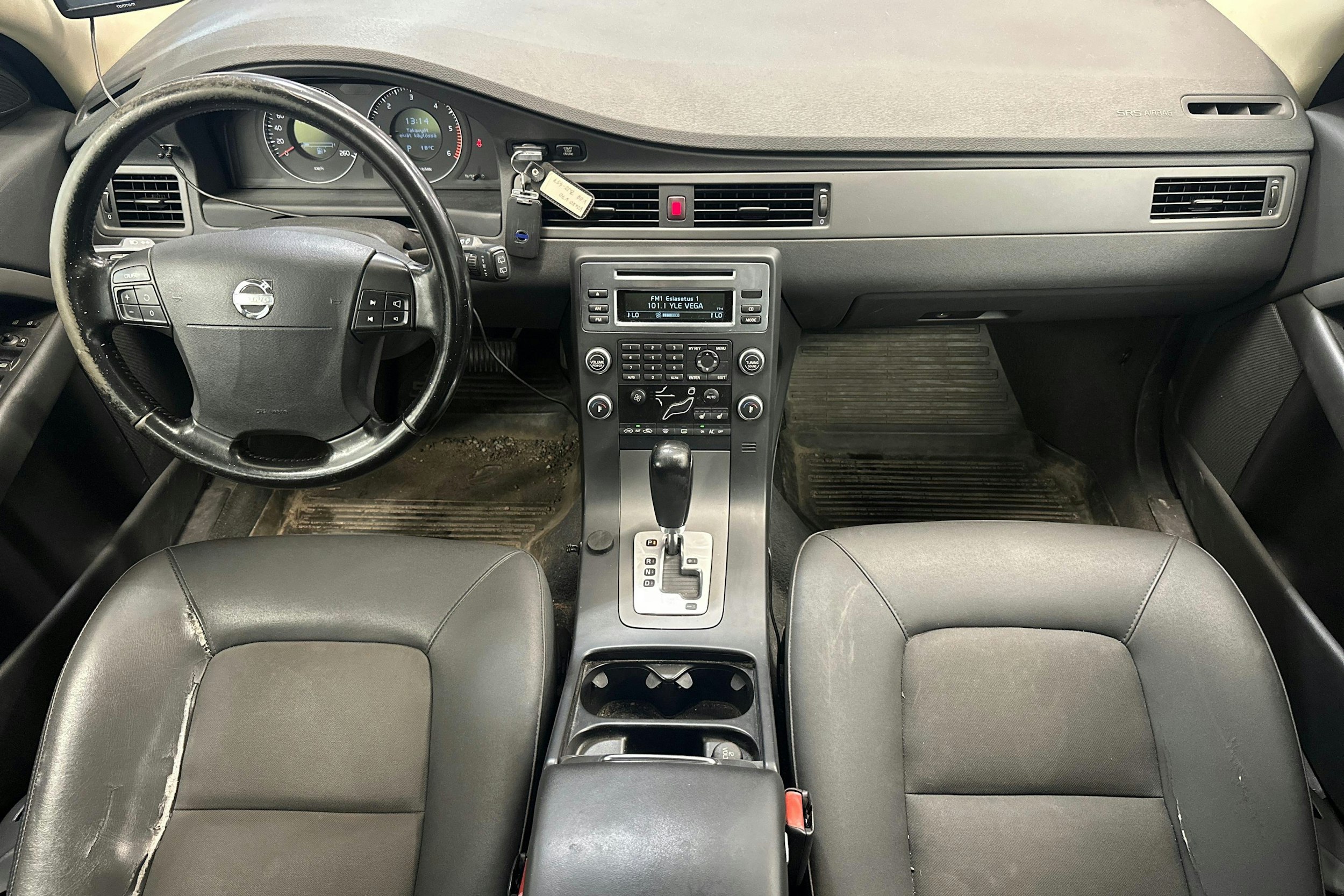 Harmaa Volvo V70 2008 kuva 9.