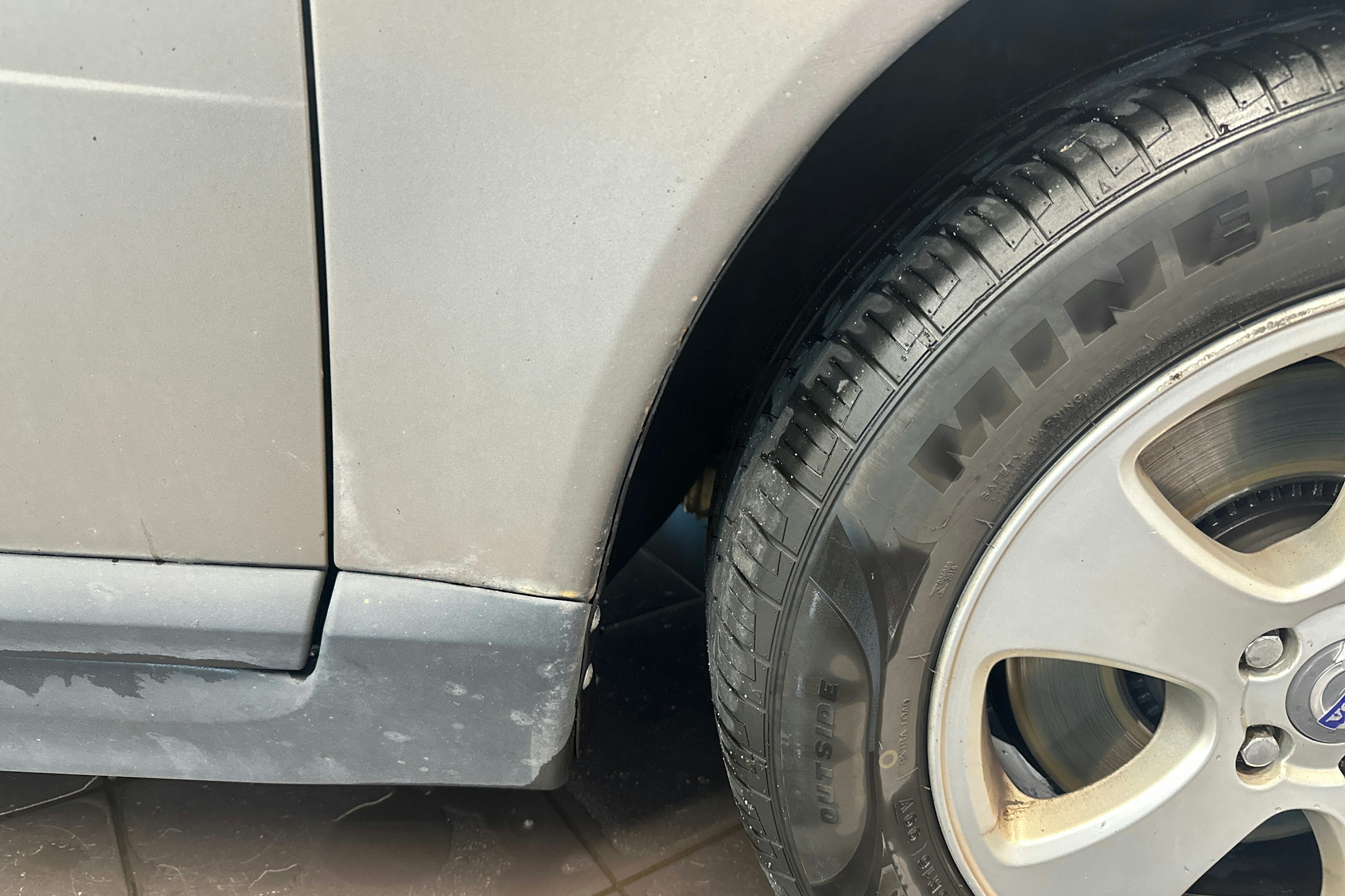 Harmaa Volvo V70 2008 kuva 30.