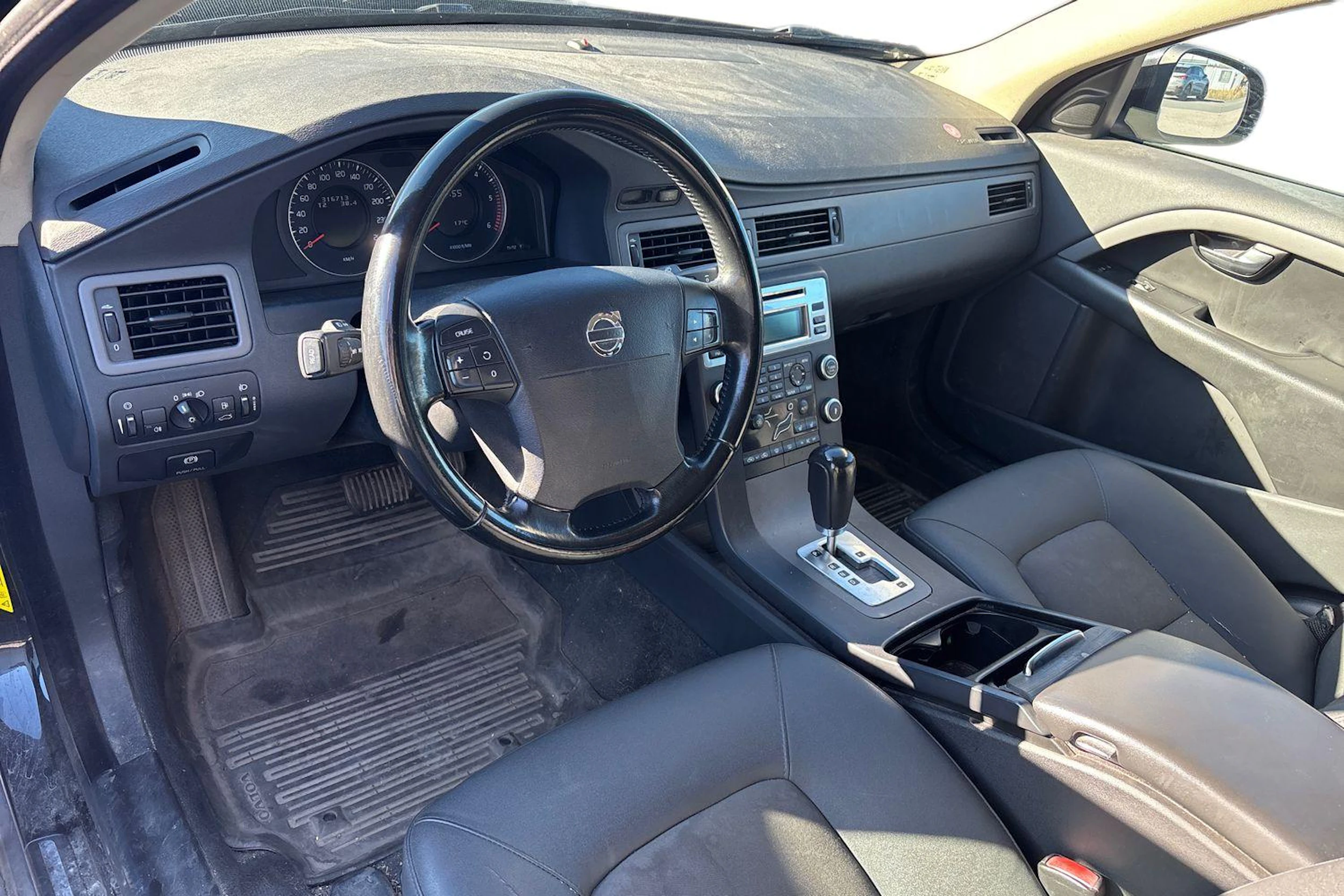 musta Volvo V70 2008 kuva 3.