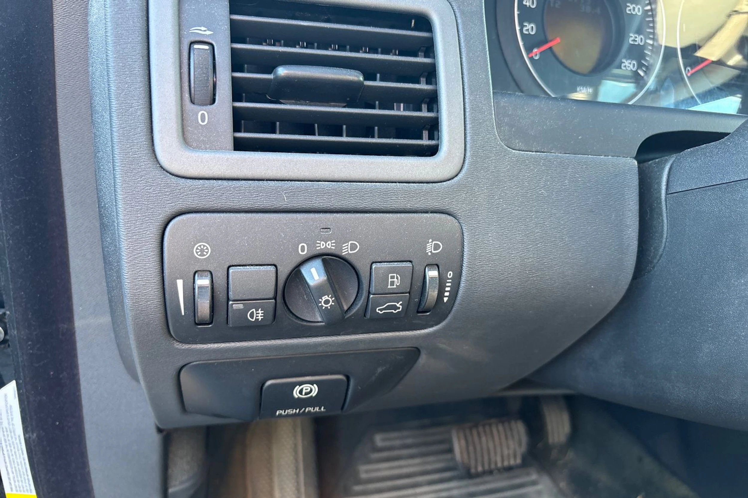 musta Volvo V70 2008 kuva 4.