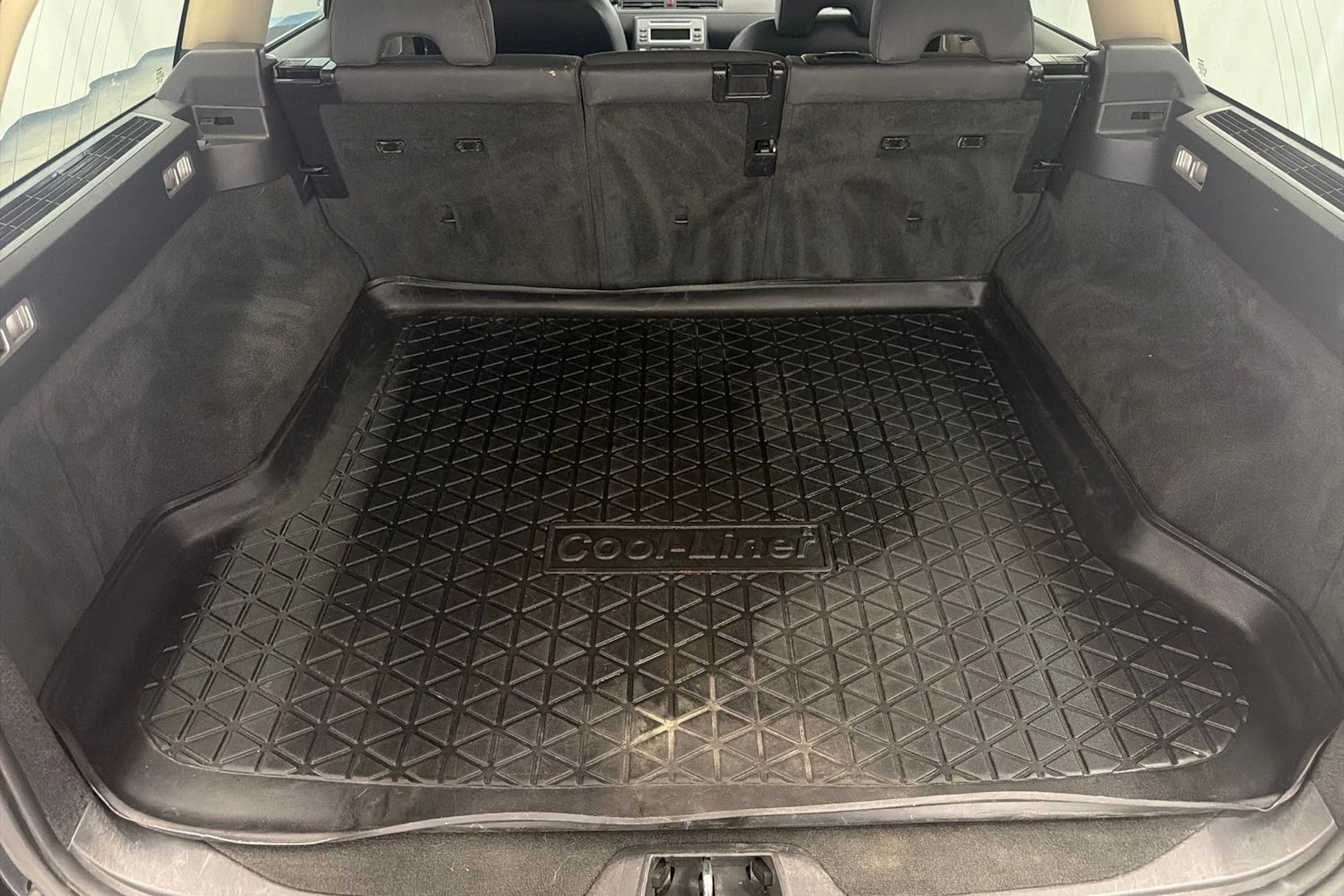 musta Volvo V70 2008 kuva 13.