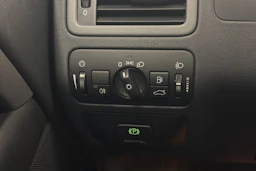 musta Volvo V70 2008 kuva 16.