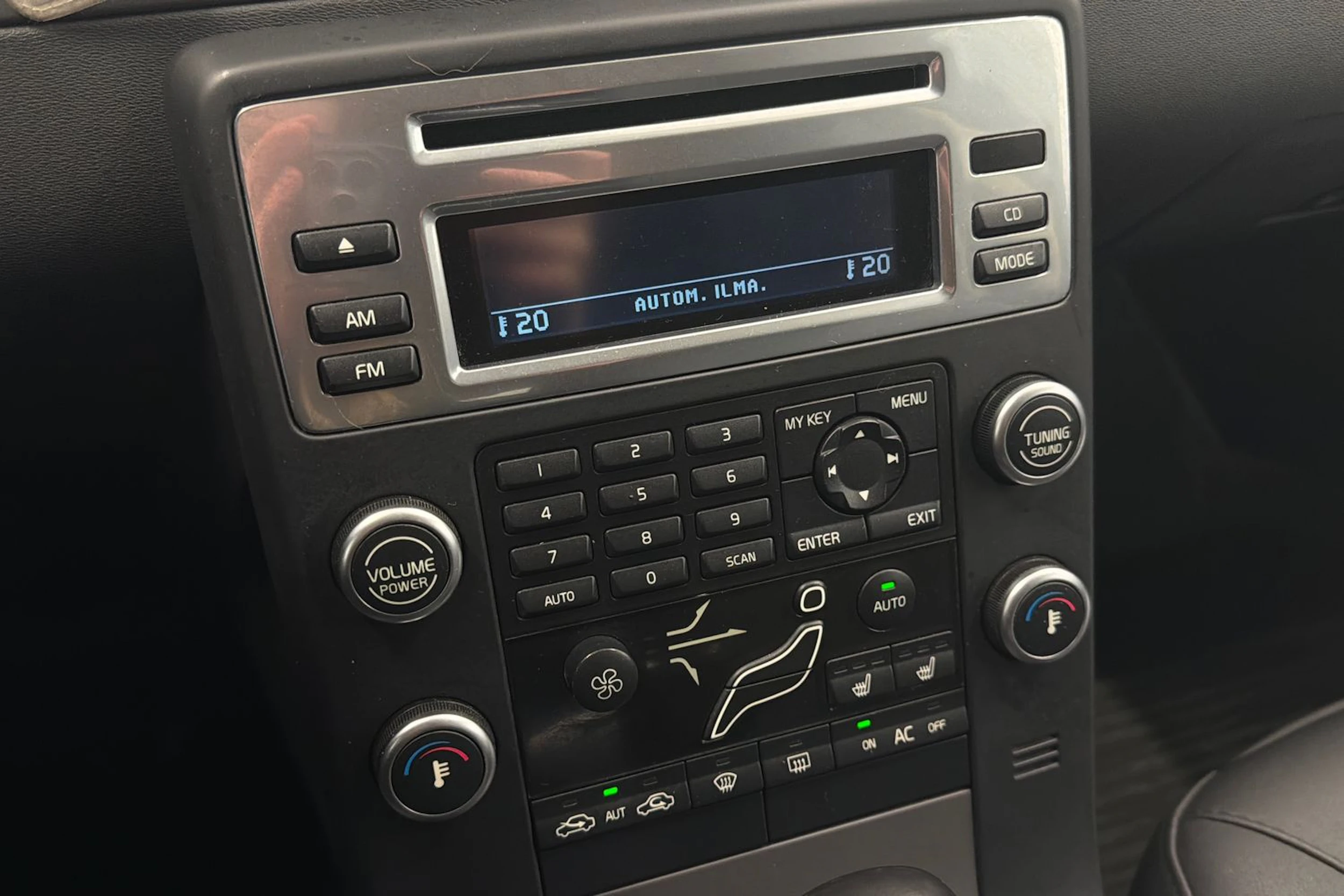 musta Volvo V70 2008 kuva 20.