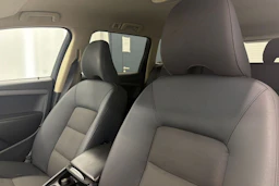 musta Volvo V70 2008 kuva 21.