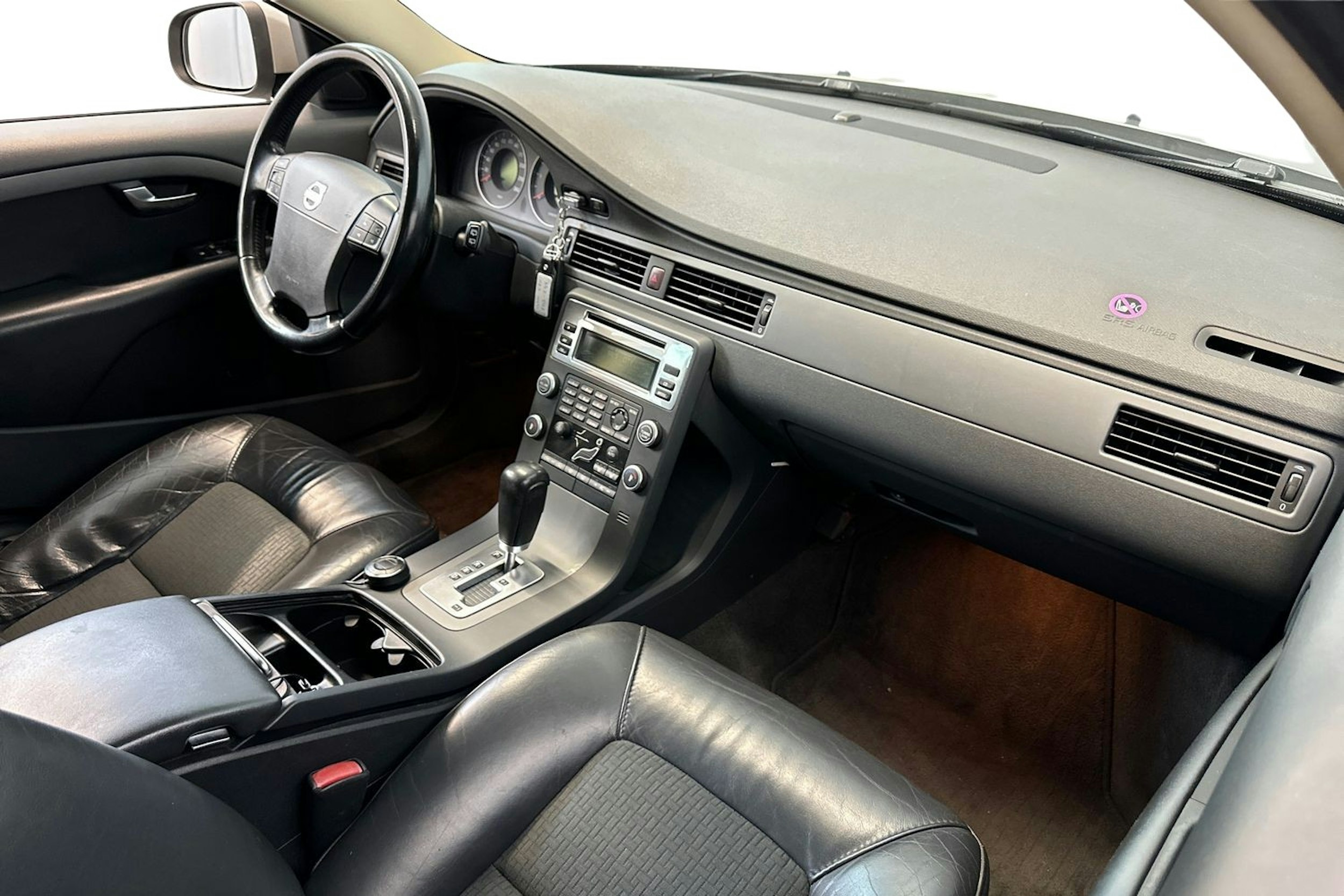 ruskea (beige) Volvo V70 2008 kuva 9.