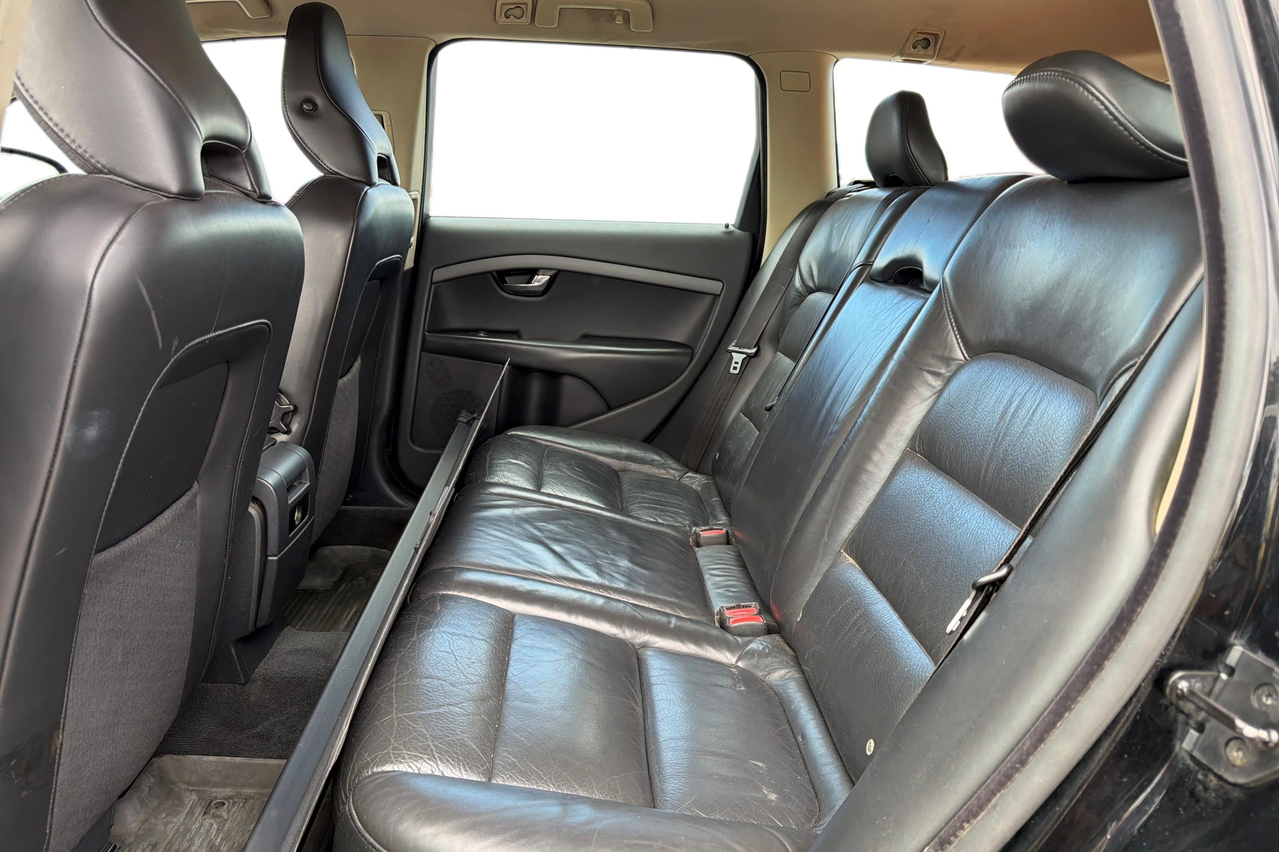 musta Volvo V70 2008 kuva 8.