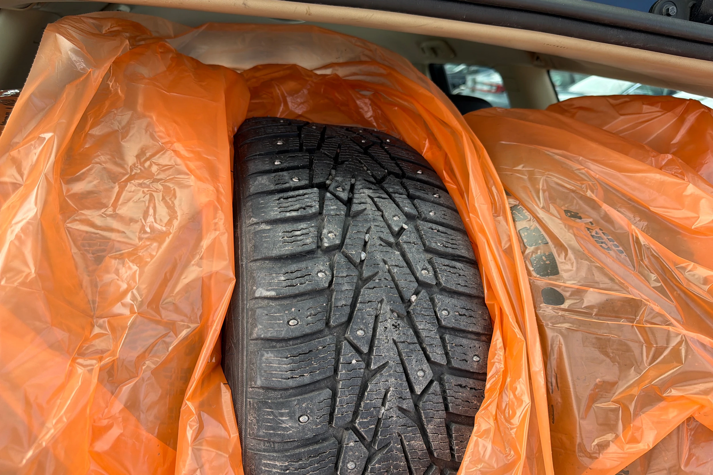musta Volvo V70 2008 kuva 10.