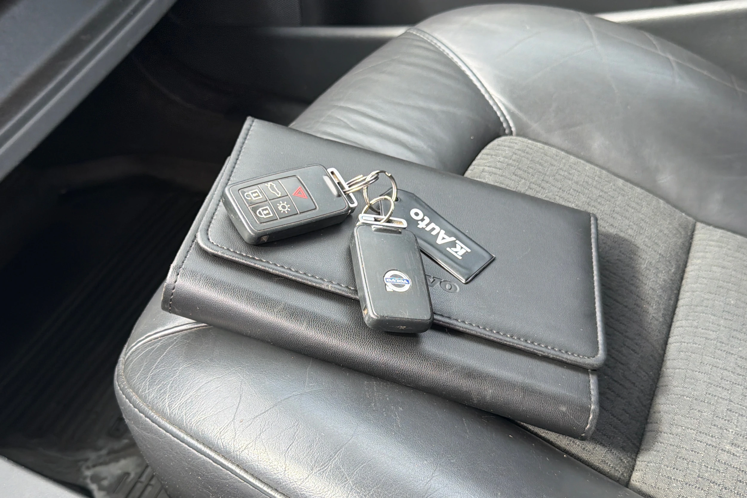 musta Volvo V70 2008 kuva 16.