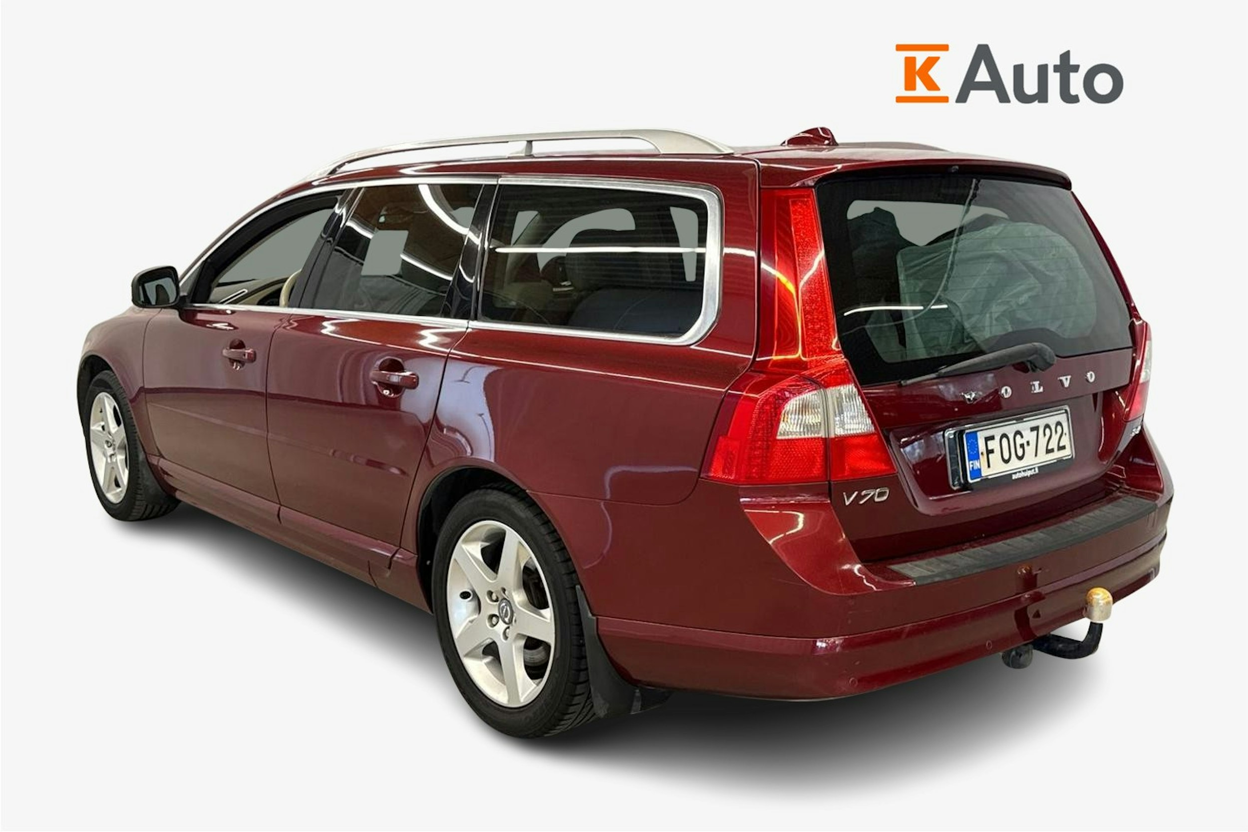 punainen Volvo V70 2008 kuva 2.