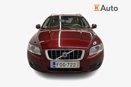 punainen Volvo V70 2008 kuva 5.