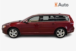 punainen Volvo V70 2008 kuva 6.