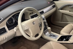 punainen Volvo V70 2008 kuva 7.