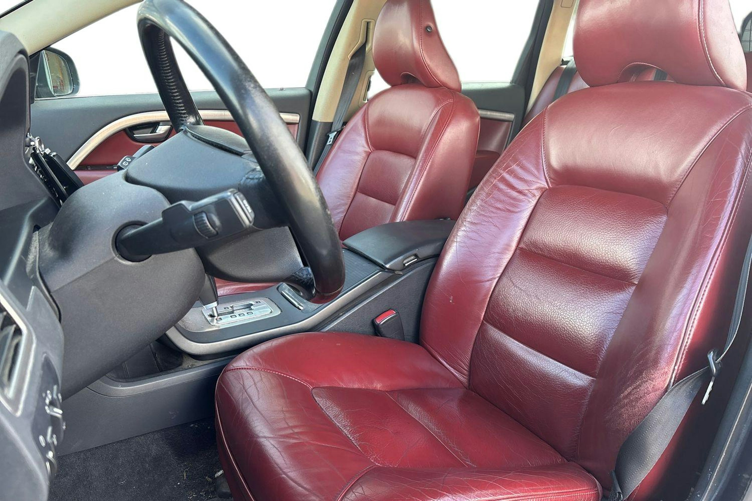 Harmaa Volvo V70 2008 kuva 8.